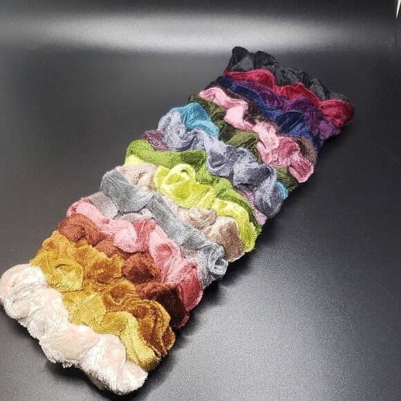 Multicolor velvet scrunchie bundle - Picture 2 of 2